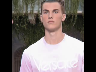 Zach cox | versace men’s s/s 18