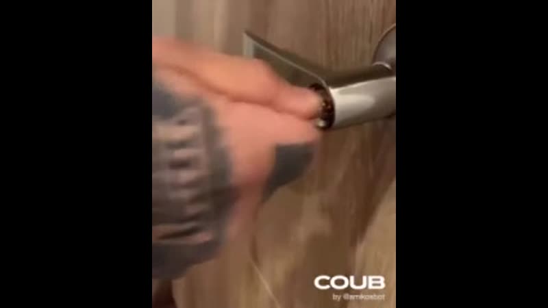 Это шобы дед сюда заходил подрочить (240p) mp4