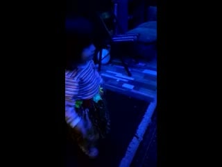 Нюта пришла повеселиться )