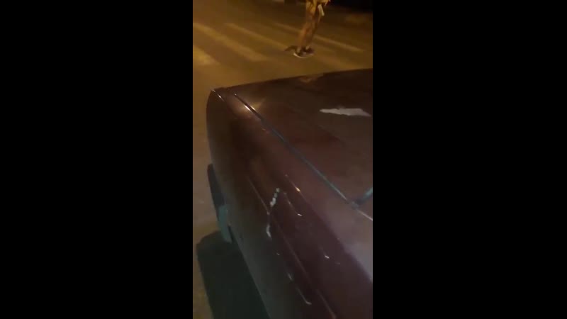 В тамбове голый парень с носком на члене переходил пешеходный переход