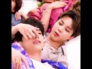 Чимин не может устоять перед носиком тэхена