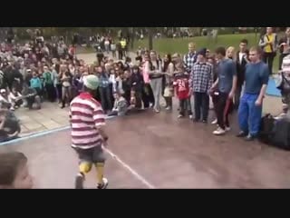 Summer battle 5 vs 5 2010 tornado vs max effect vs crazy squirrels