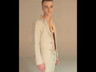 Модель photomodel style на творческой фотосессии (backstage)