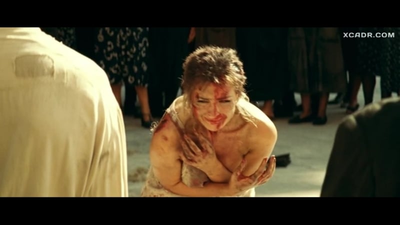 Раздели и избили монику белуччи / фрагмент из фильма малена