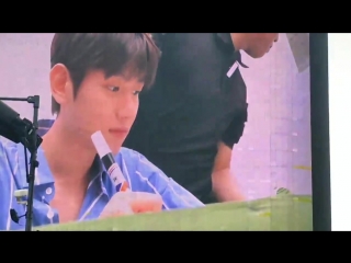 What have i done in my past life to not experience this firsthand with baekhyun?