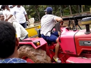 Ram charan in #gavshoottime driving #tractor hatsoff to his atitude and resp 778412799012450