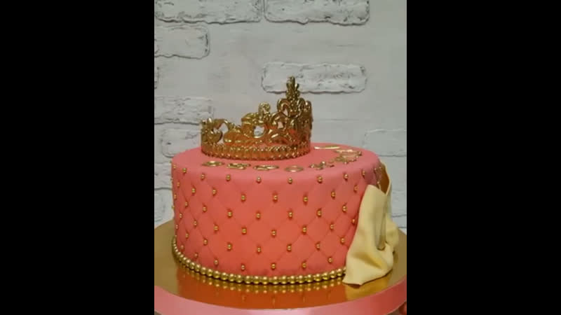 Торт с короной