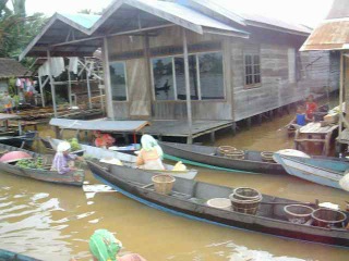 Indonesia kallimantana pasar lokbaitan