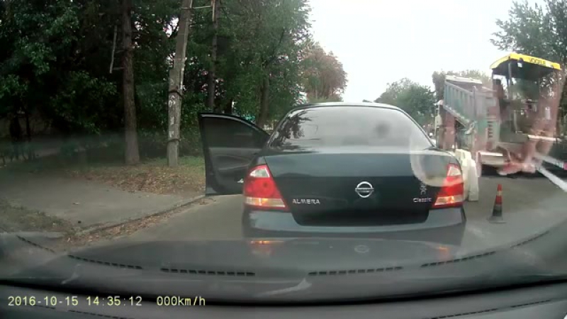 Обиженный водитель nissan almera