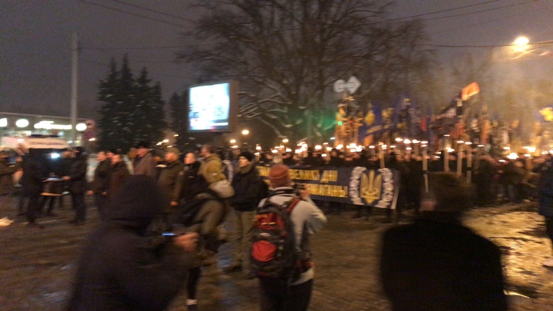 Факельное шествие, посвященное памяти героев крут