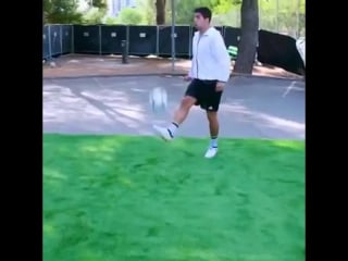 1xстаа luis suarez controlling a ball dropped by a cane from 35m