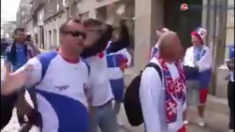 Словацкие и российские болельщики столкнулись на улице
