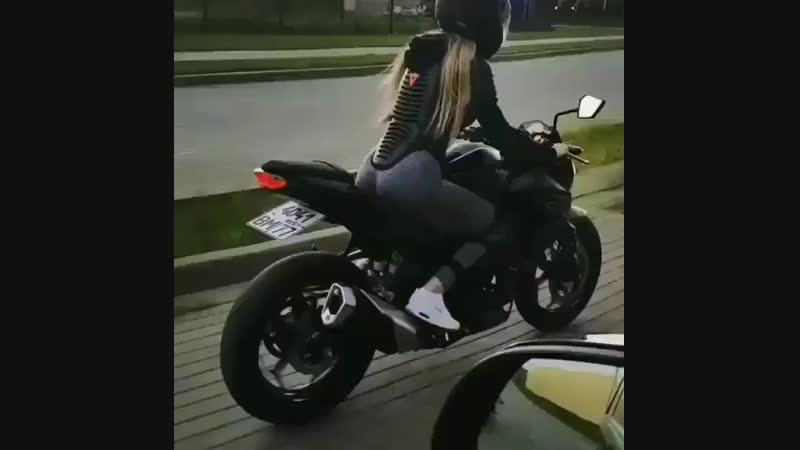Мото байкерша👍😍
