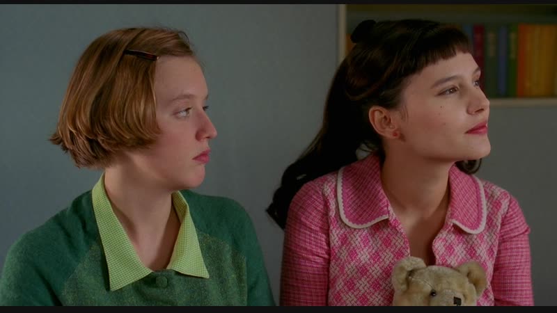 8 женщин (8 femmes, 2002), режиссер франсуа озон