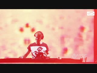 Armin van buuren playing fatum violet @ ultra japan 2018