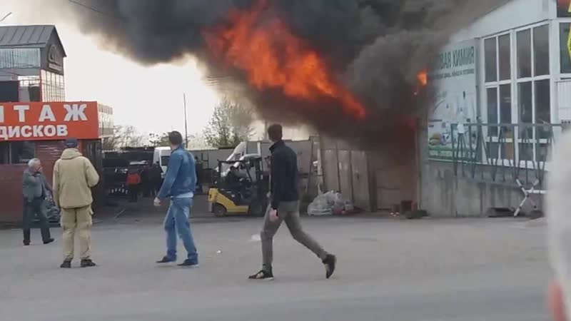 В пятигорске загорелся рынок