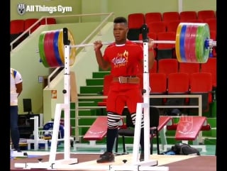 17 year old yeison lopez 👉 @jeison lopez99 (77kg, colombia) squatting 235kg x4 one day out from competing at junior worlds