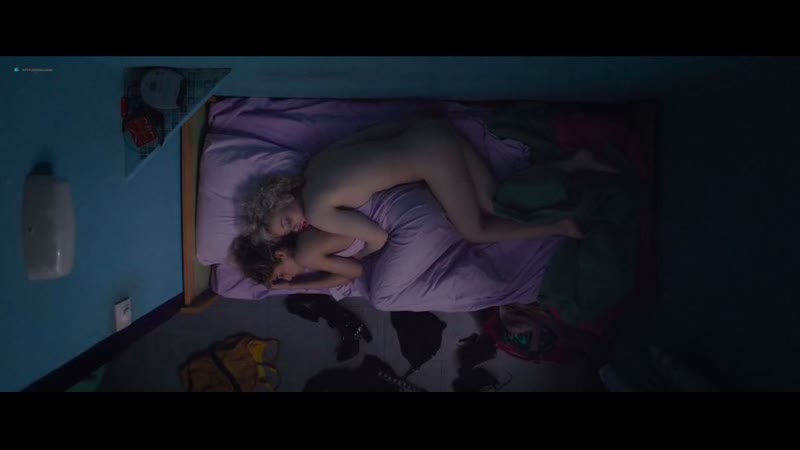София бутелла и шарлин темпл (sofia boutella & sharleen temple lesbian sex scenes in "climax" 2018)
