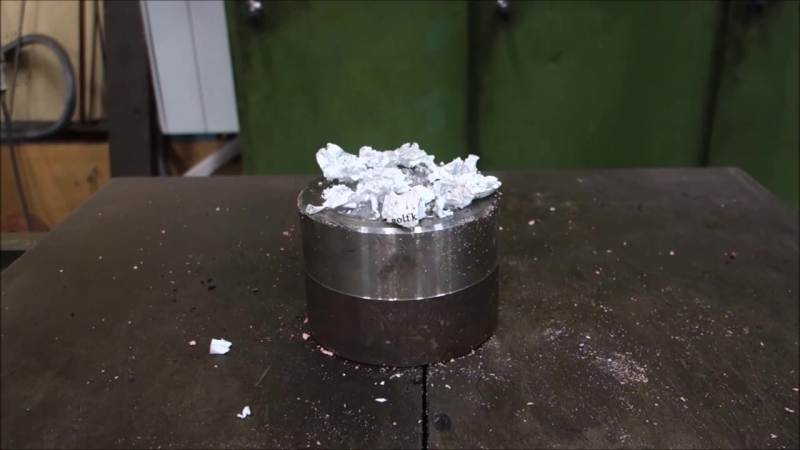 Гидравлический пресс vs мяч для гольфа