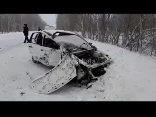 В лобовом дтп в башкирии один человек погиб и еще трое серьёзно пострадали