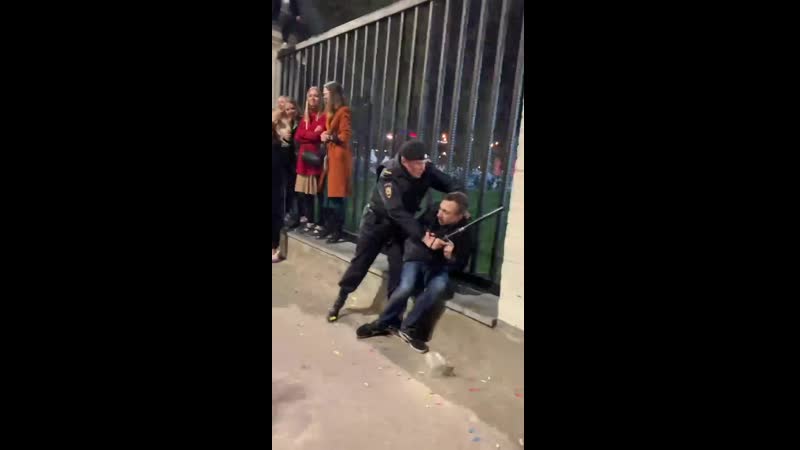 Московский студент пошел на хип хоп фестиваль, был избит полицейским и получил сотрясение мозга