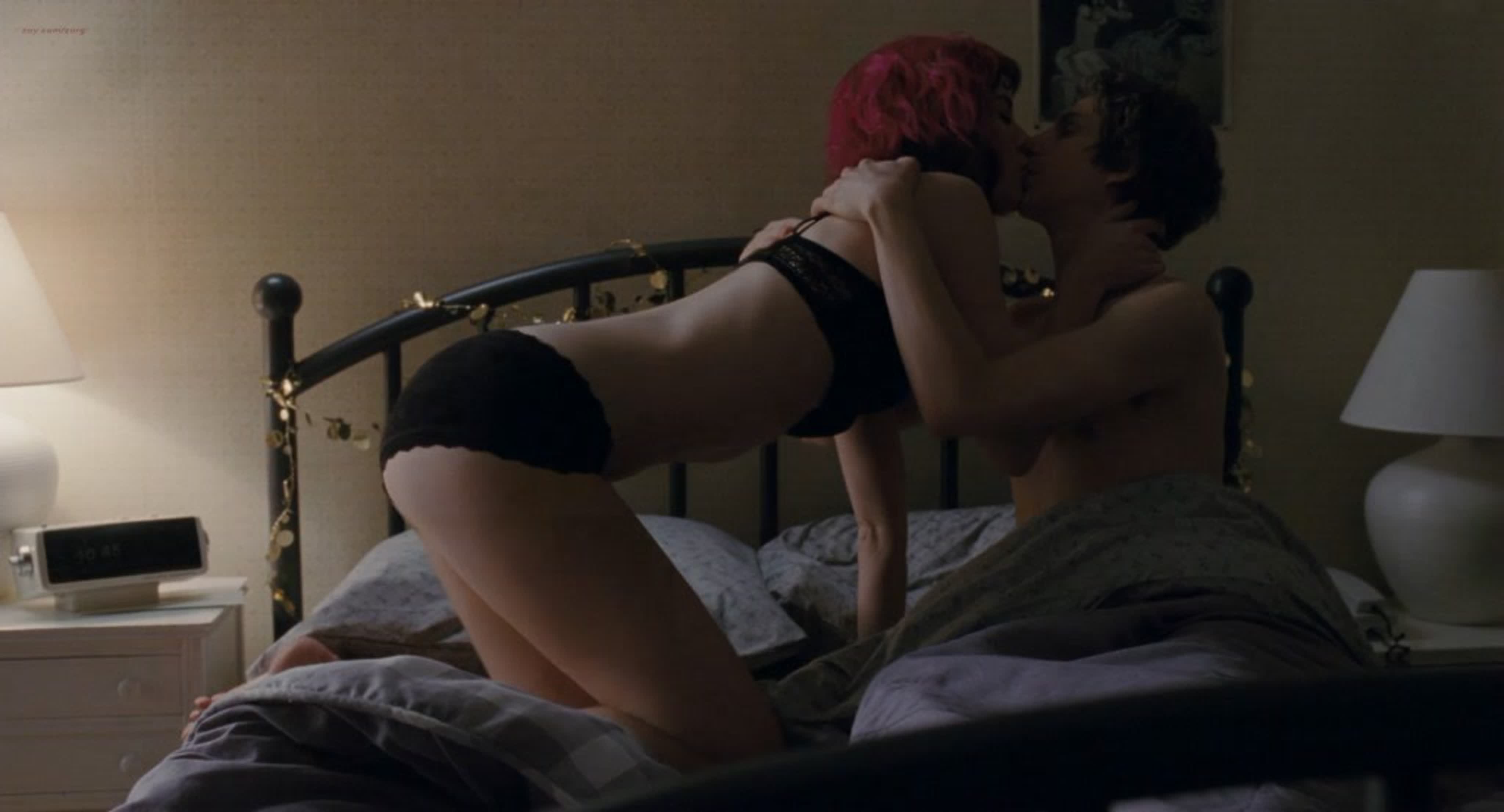 Смотреть онлайн әке-қызы порно видео