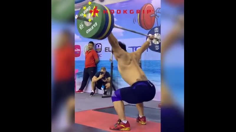 Lu xiaojun (81kg) squatting 270kg