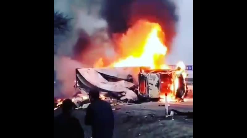 В районе села алмало легковушка выехала на встречку и влетела в «газель», которая от удара загорелась, а после взорвалась