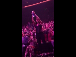 Camila applauding mariah carey at the amas