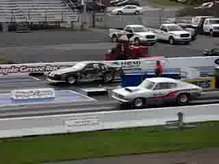 Bob reed 1968 hemi cuda changing lanes