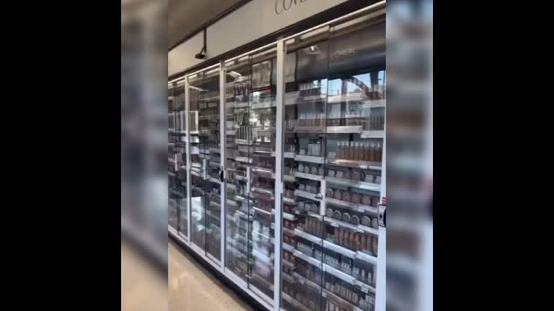 В магазине walgreens на углу 16 й улицы и гири в сан франциско все продукты закрыта на замки