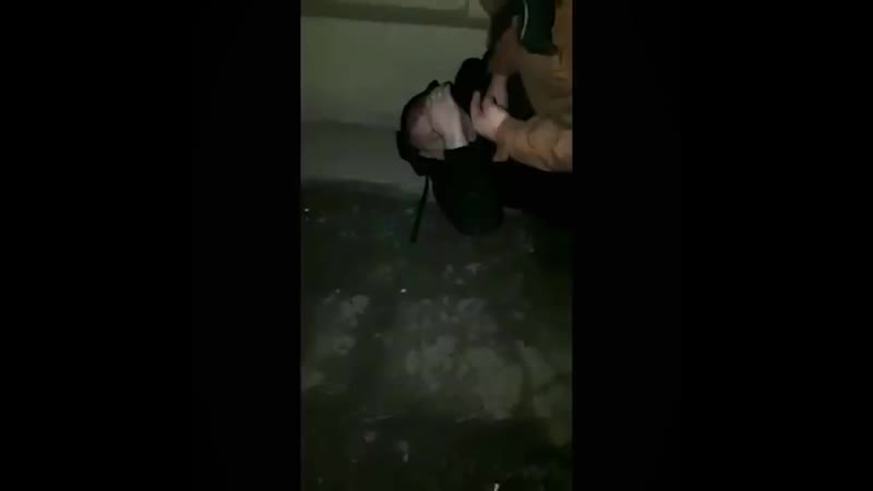 Блогерша издевается над инвалидом ауешник получает по заслугам полицейский