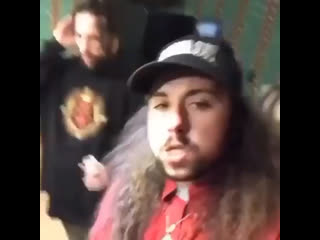 Скрим эротишна двигает пальцами