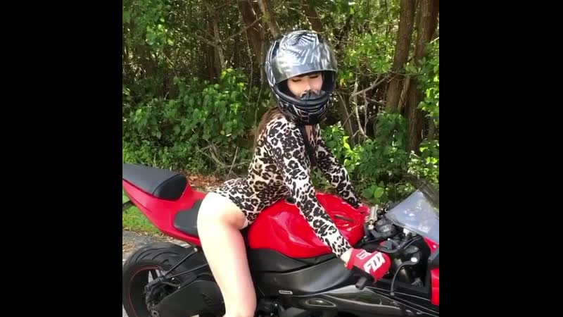 Мотоцикл или девушка?🧐