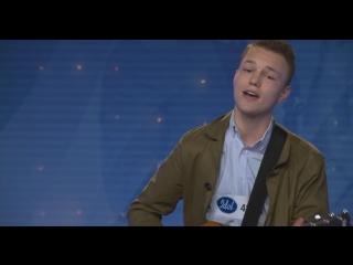 Brendan carlson imponerar på juryn, men inte med sin klädstil (idol sverige 28 08 2018 )