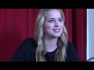 Interview with elizabeth lail interview avec elizabeth lail