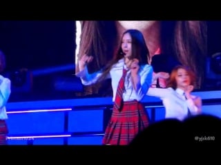 160220 f(x) the 1st concert toy danger shadow sweet witches (krystal focus)