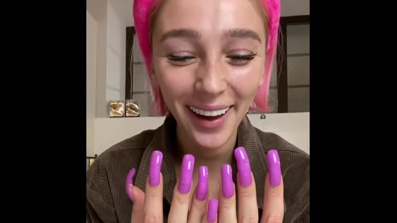 Девушки с длинными ногтями поймут