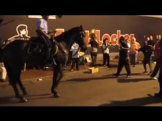 У негров и кони пляшут постоянно