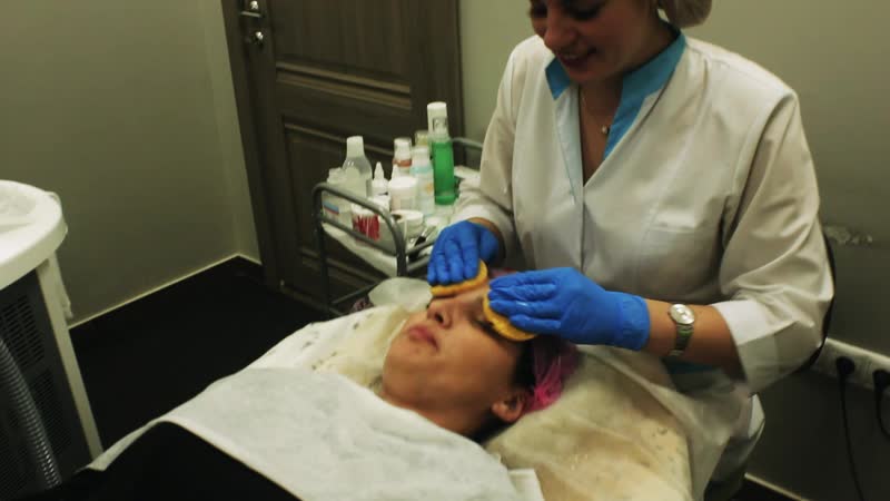 В кабинете косметолога