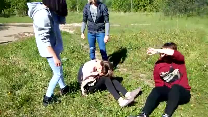 В ивановской области 14 18 летние девушки избили свою ровесницу и сняли всё это на видео