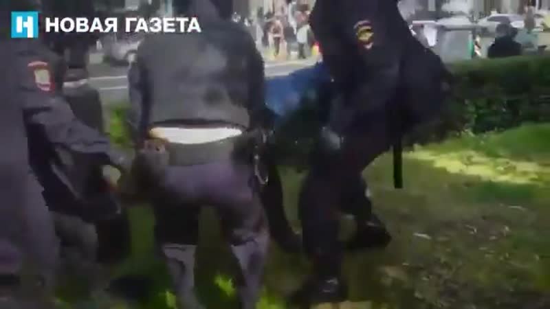 В киеве фашистская хунта, а русских почему то опять избивают в москве