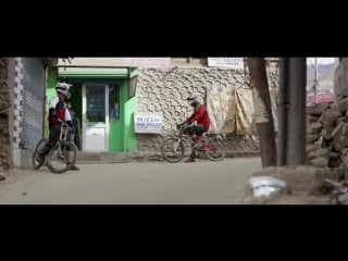 Riding on thin air kelly mcgarry + jeremy lyttle take on khardung la