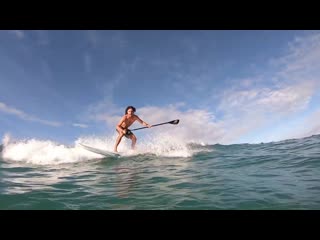 Sup surfing nathan & skyla in waikiki