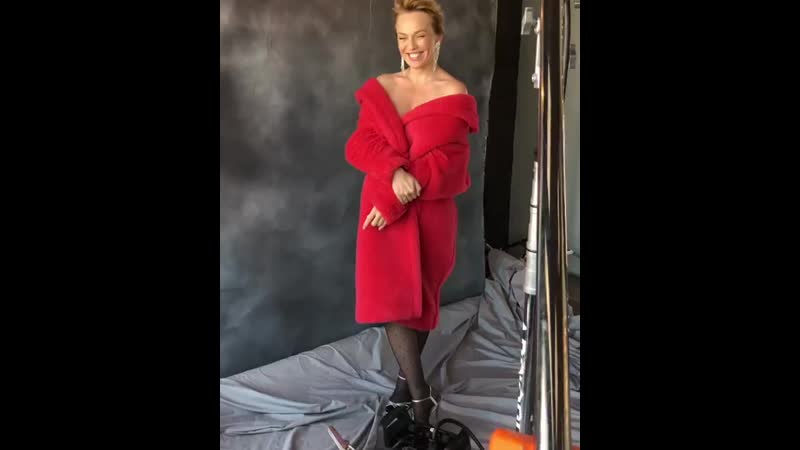 Альбина джанабаева устроила фотосессию в шубе на голое тело