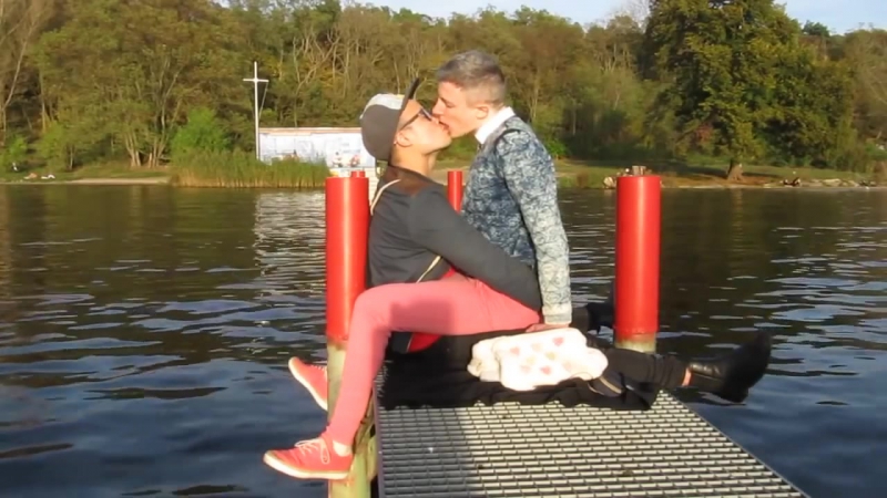 Мы как соли просим знака знак играет на воде