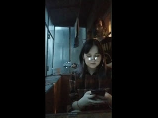 Сидим дома и поем