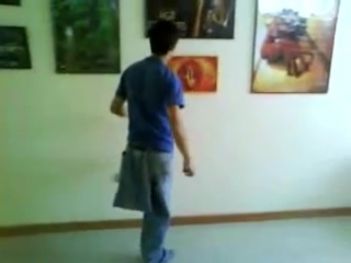 Ivan in the georges art gallery одноногий и картины