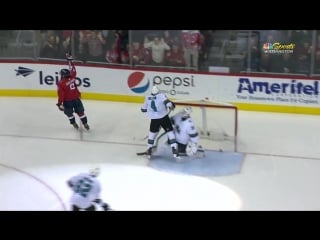 Alex ovechkin off to races, goes backhand to beat martin jones / историческая шайба овечкина!