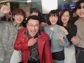 [video] 200511 mc dingdong instagram update with chan and the other cast members of twentytwenty